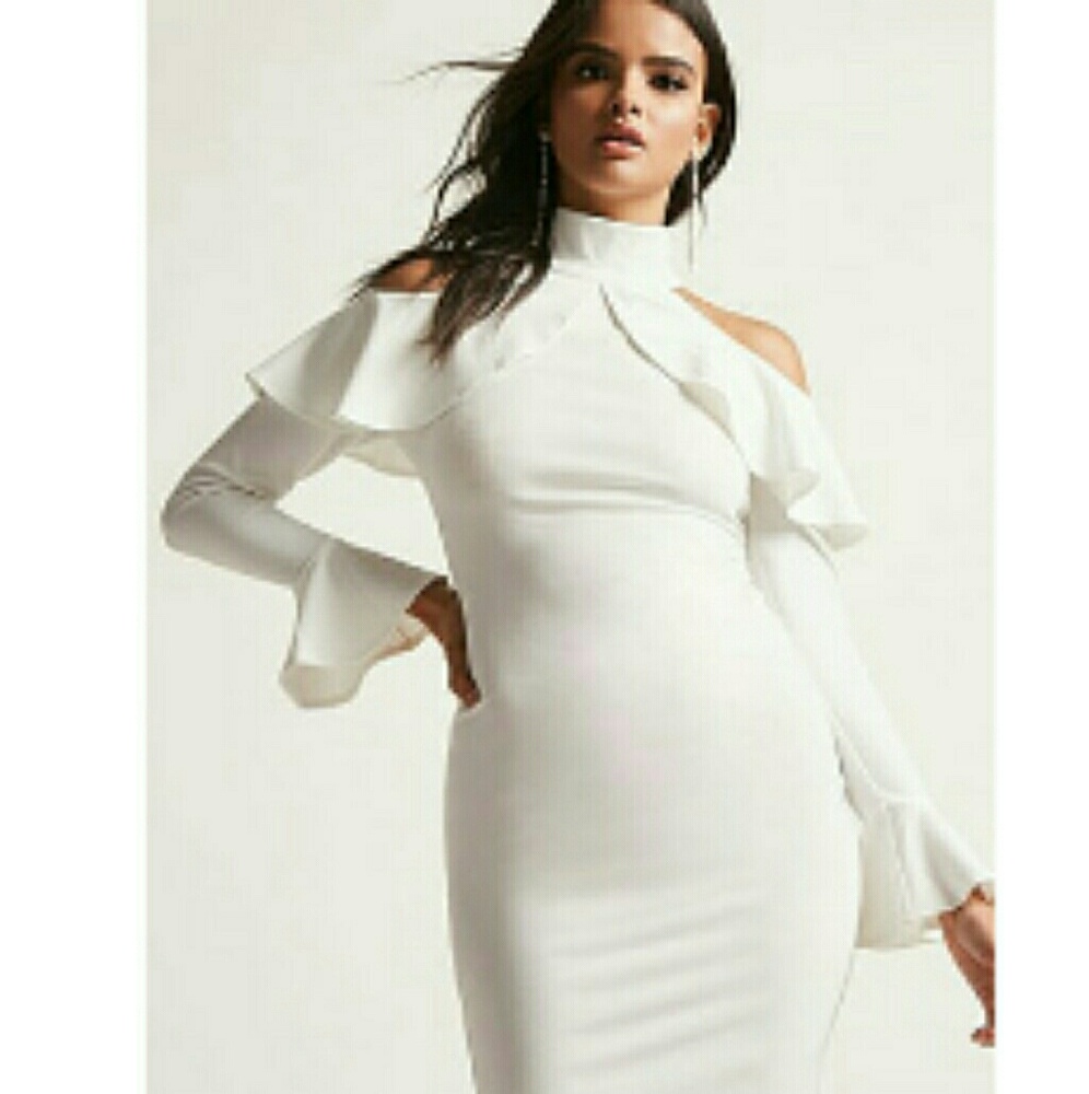 Selfie Leslie open off the shoulder Florence Dres